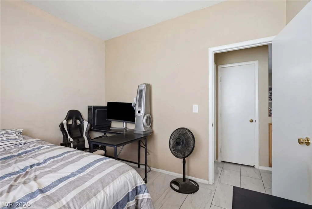 5904 Hickory Nut, Las Vegas, NV 89142