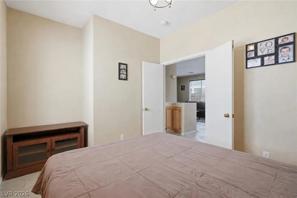 5904 Hickory Nut, Las Vegas, NV 89142