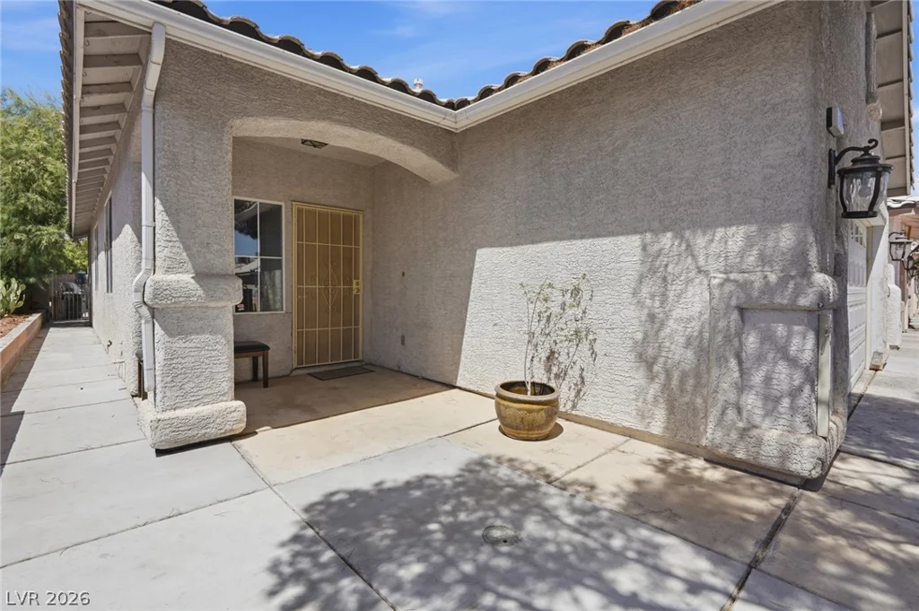 5904 Hickory Nut, Las Vegas, NV 89142