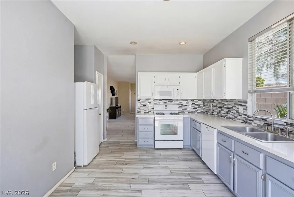 5904 Hickory Nut, Las Vegas, NV 89142