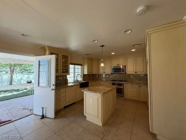3181 Bel Air, Las Vegas, NV 89109