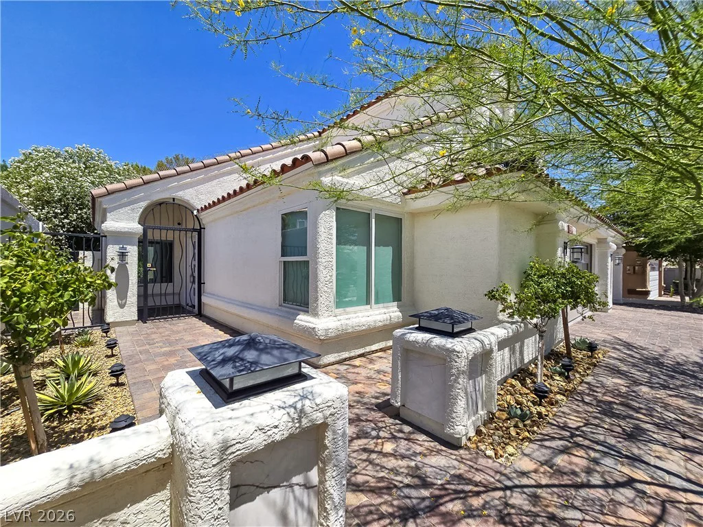 9708 Craighead, Las Vegas, NV 89117