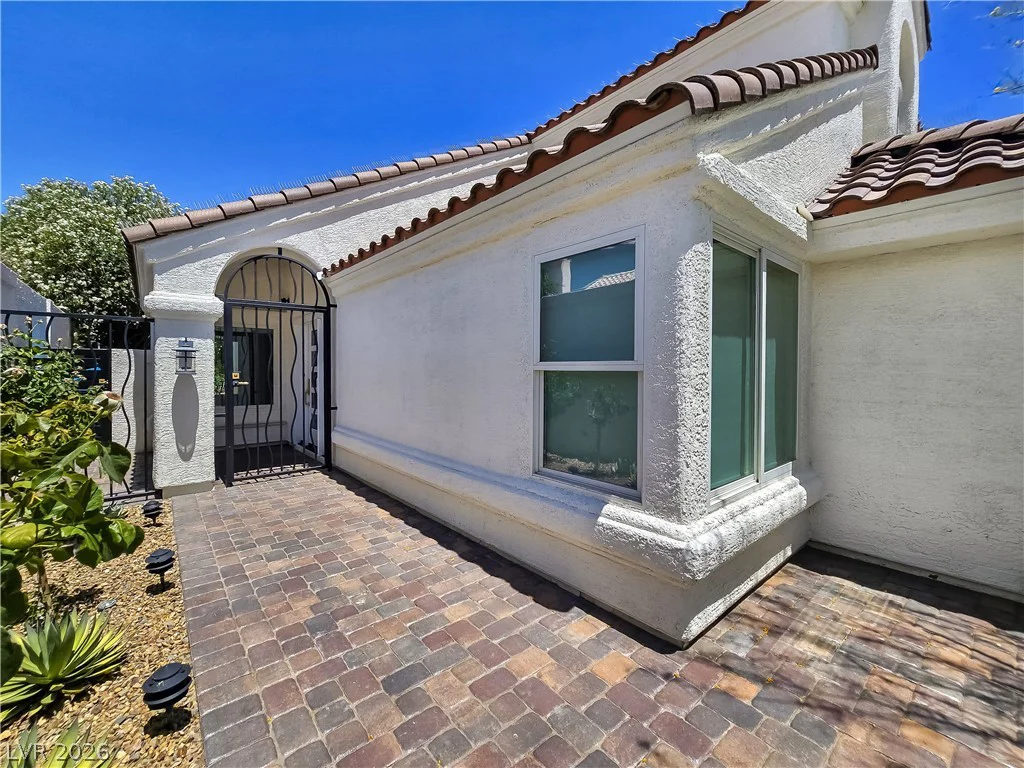 9708 Craighead, Las Vegas, NV 89117