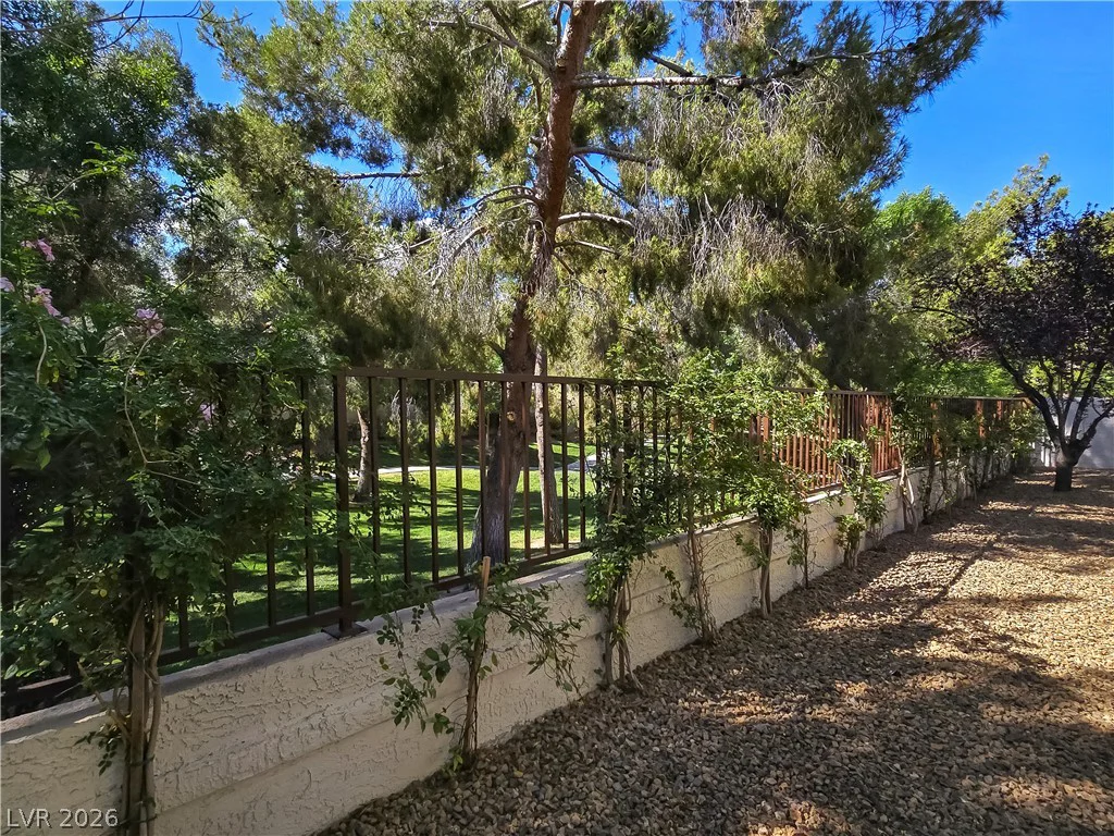 9708 Craighead, Las Vegas, NV 89117
