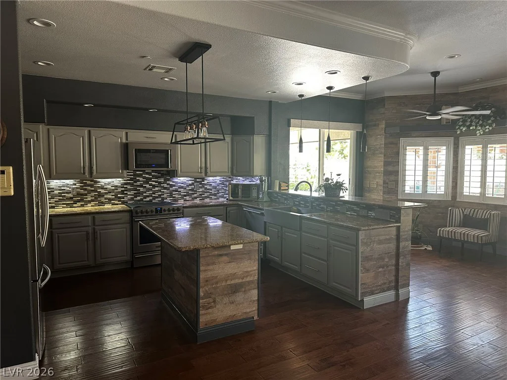 7075 Jensen, Las Vegas, NV 89149