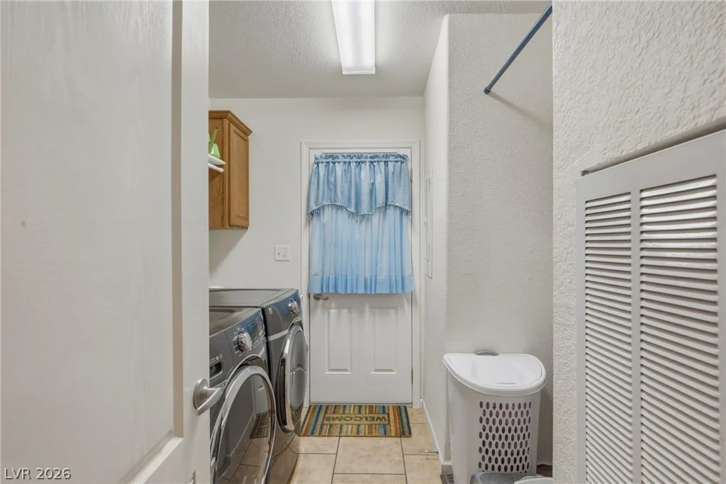 881 Montecito, Pahrump, NV 89048