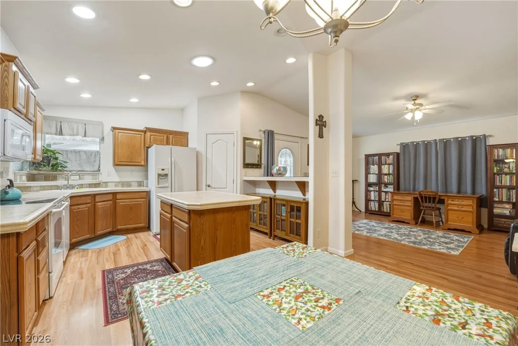 881 Montecito, Pahrump, NV 89048