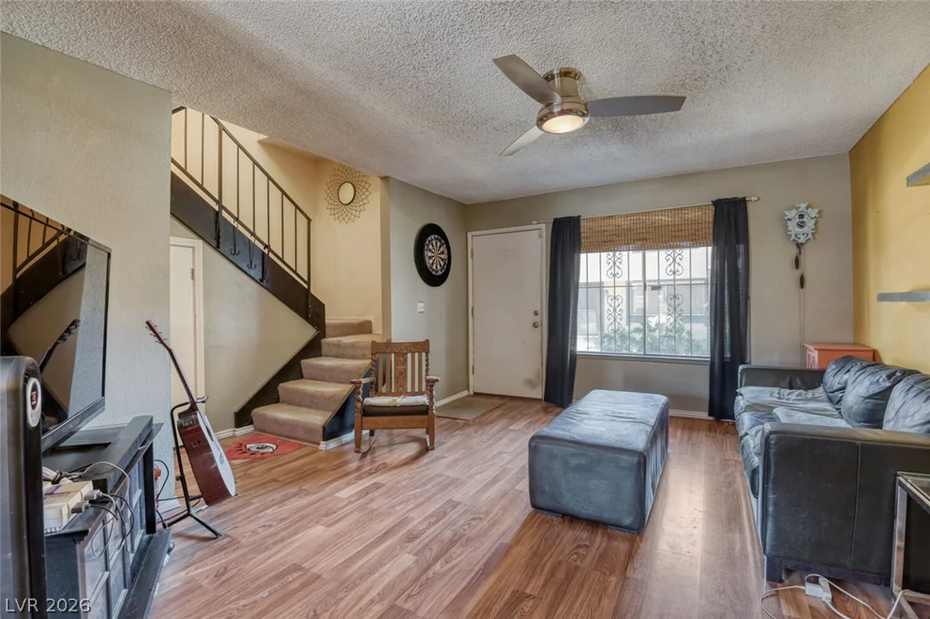 6227 Meadow Vista, Las Vegas, NV 89103