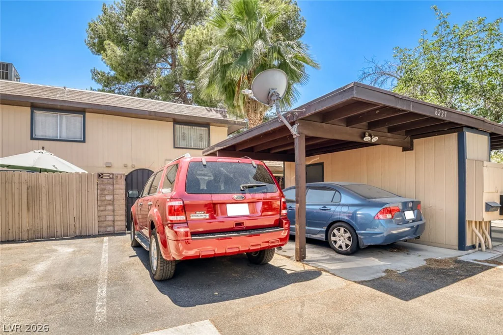 6227 Meadow Vista, Las Vegas, NV 89103