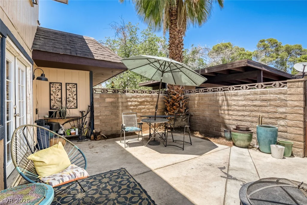 6227 Meadow Vista, Las Vegas, NV 89103