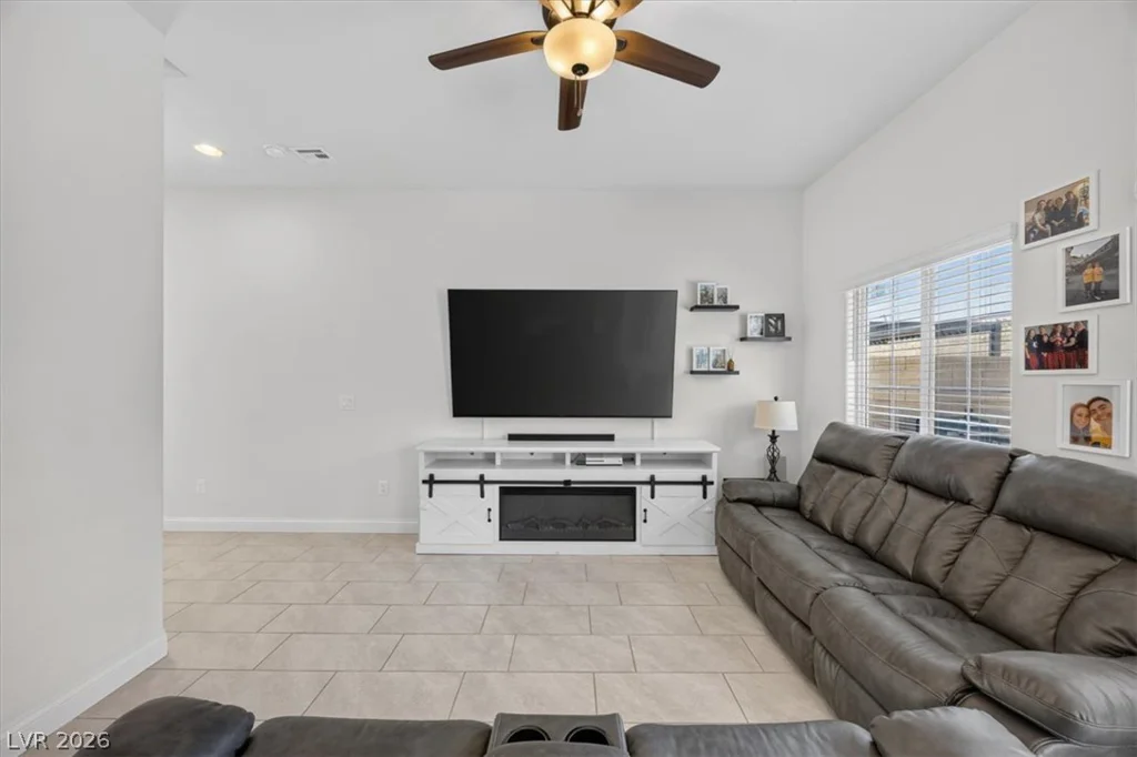 132 Denette, North Las Vegas, NV 89031
