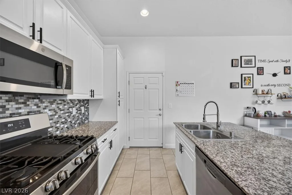 132 Denette, North Las Vegas, NV 89031