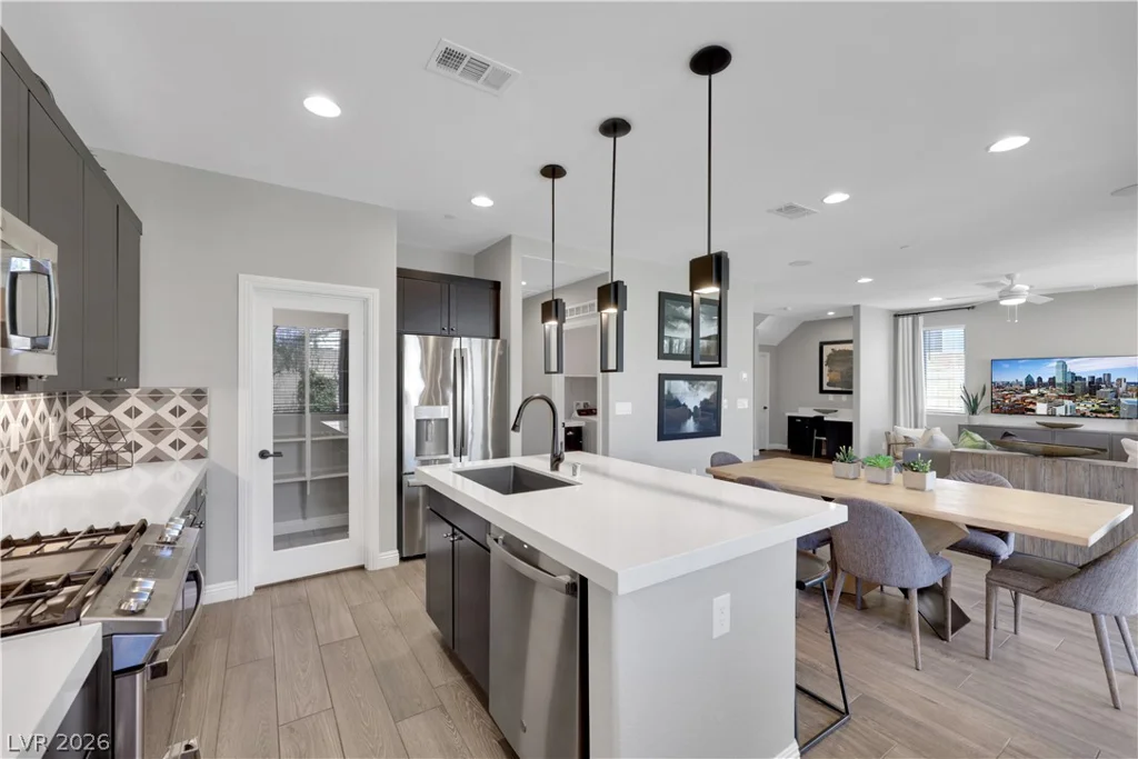 8853 Highland Skye, Las Vegas, NV 89166