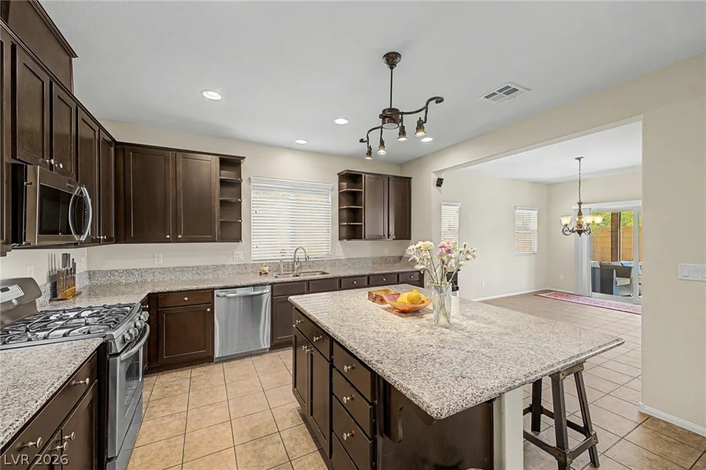 1509 Eagles Pass, Las Vegas, NV 89084