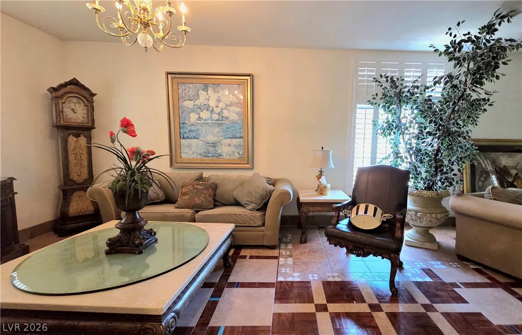 884 Robindale, Las Vegas, NV 89123