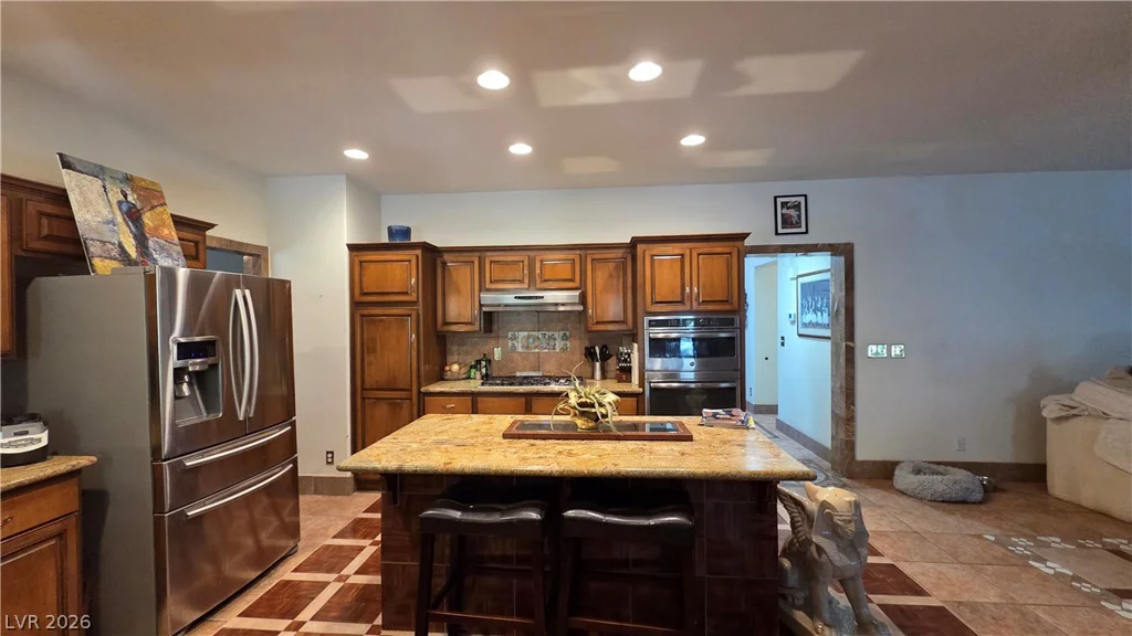 884 Robindale, Las Vegas, NV 89123