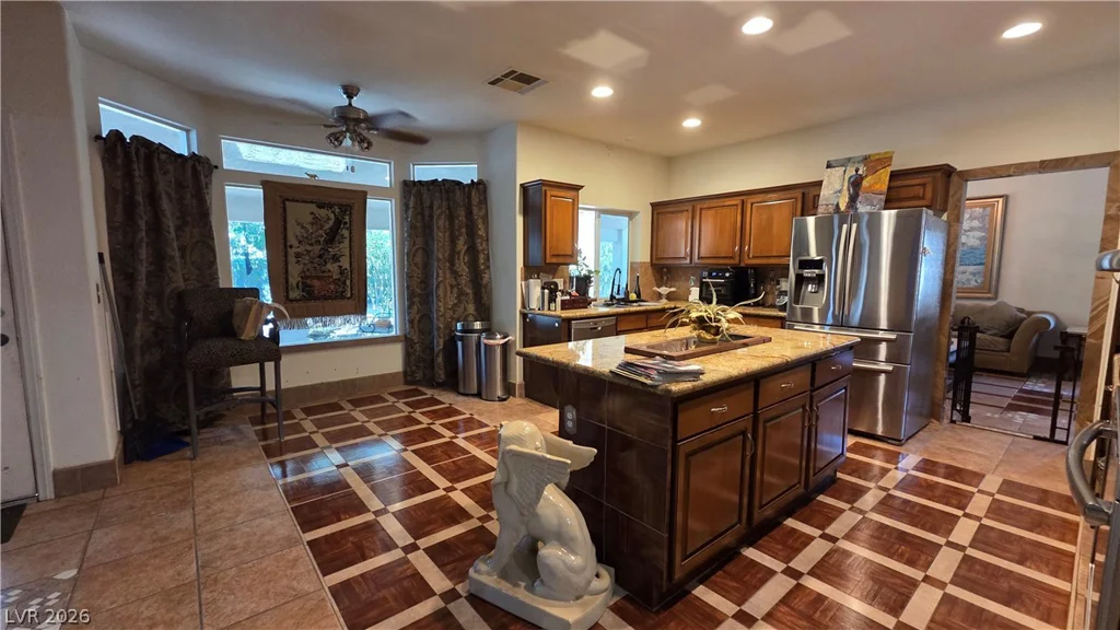 884 Robindale, Las Vegas, NV 89123