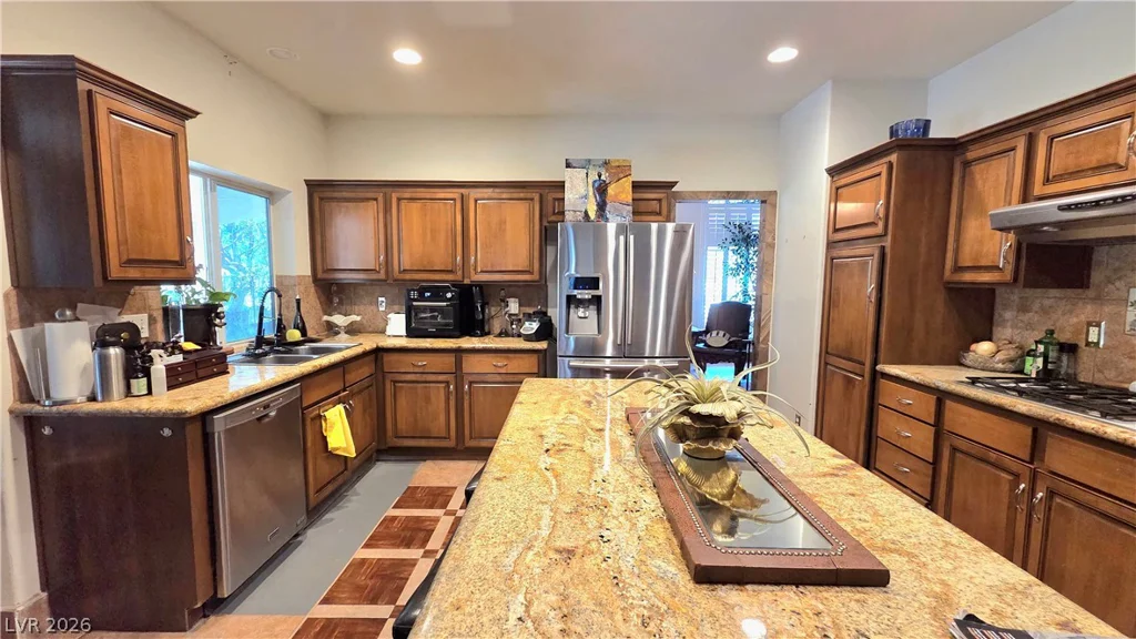 884 Robindale, Las Vegas, NV 89123