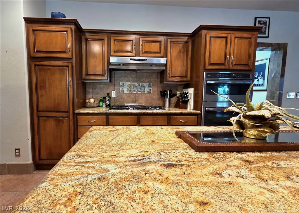 884 Robindale, Las Vegas, NV 89123