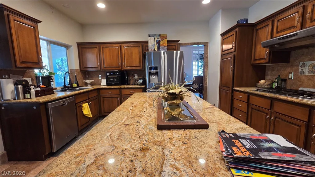 884 Robindale, Las Vegas, NV 89123