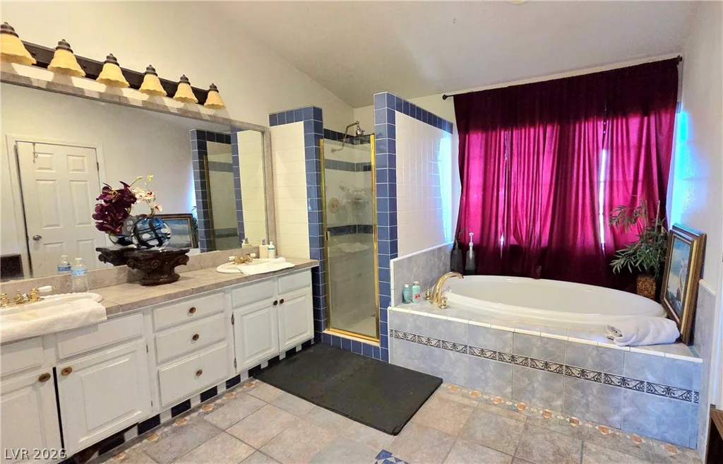 884 Robindale, Las Vegas, NV 89123