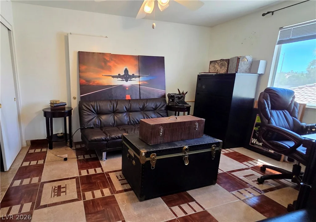 884 Robindale, Las Vegas, NV 89123