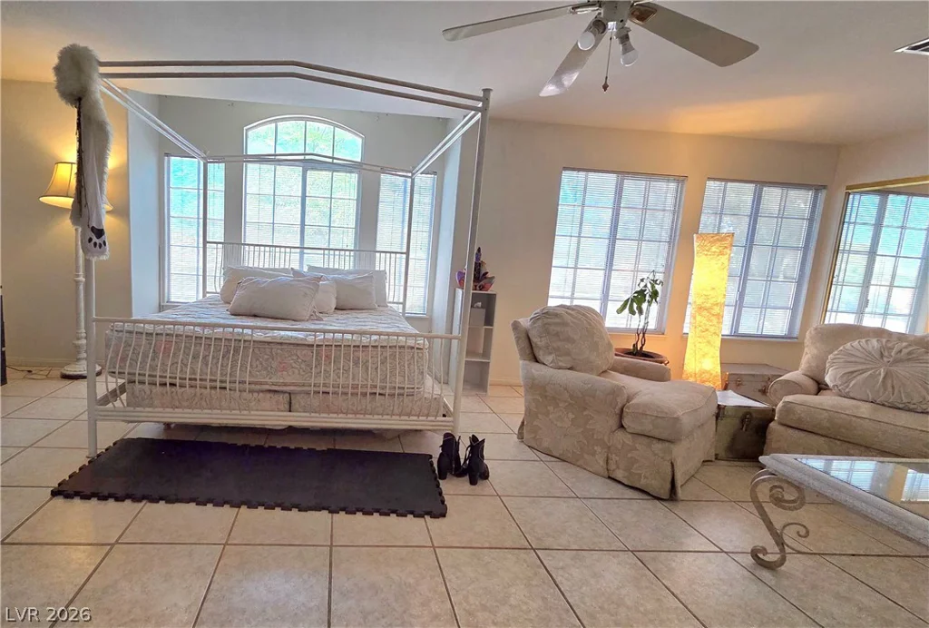 884 Robindale, Las Vegas, NV 89123
