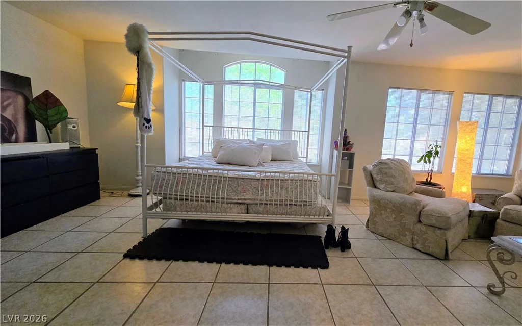 884 Robindale, Las Vegas, NV 89123
