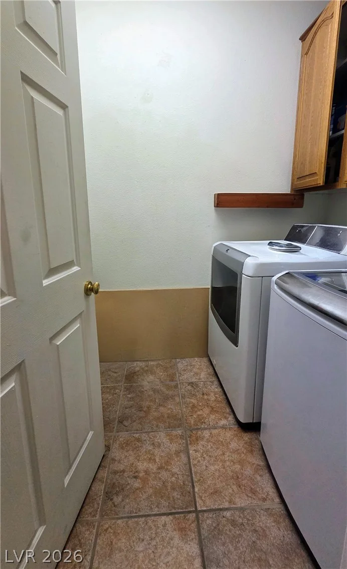 884 Robindale, Las Vegas, NV 89123