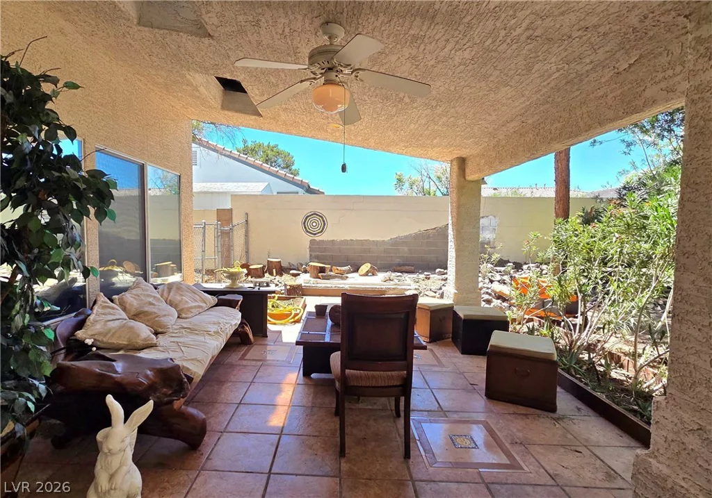 884 Robindale, Las Vegas, NV 89123