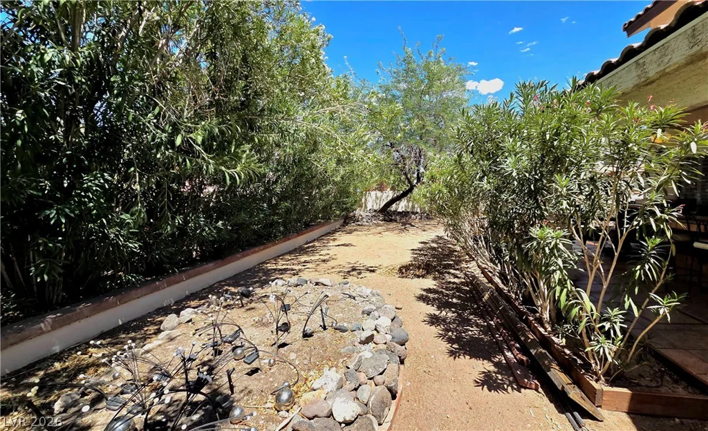 884 Robindale, Las Vegas, NV 89123