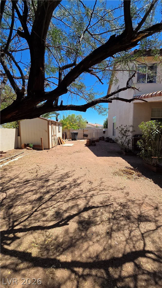 884 Robindale, Las Vegas, NV 89123