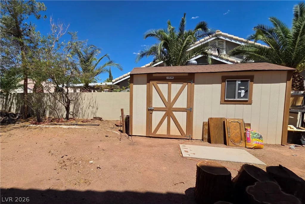884 Robindale, Las Vegas, NV 89123