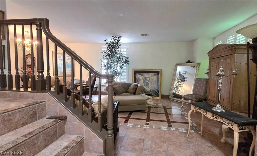884 Robindale, Las Vegas, NV 89123