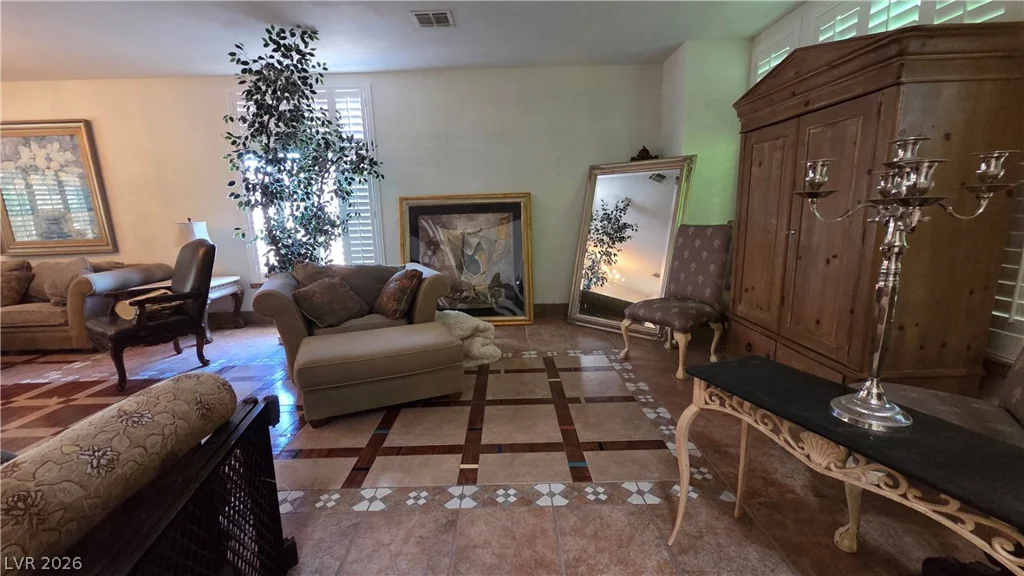 884 Robindale, Las Vegas, NV 89123