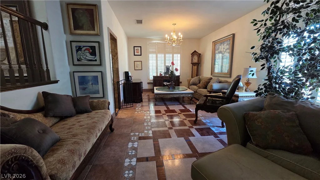 884 Robindale, Las Vegas, NV 89123