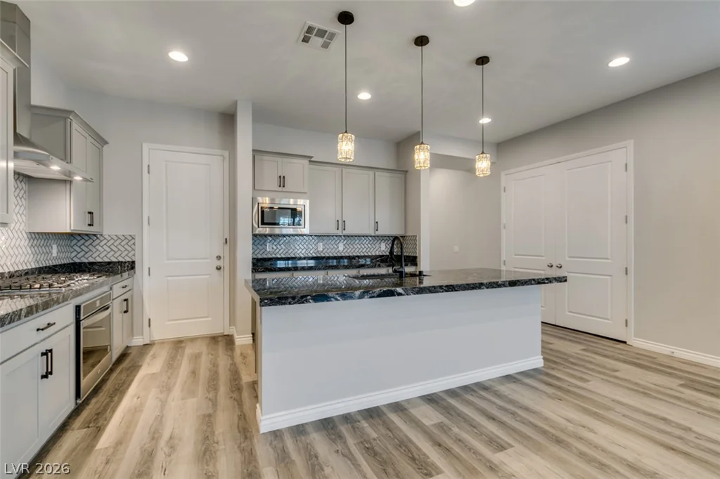 1715 Pondering, North Las Vegas, NV 89031