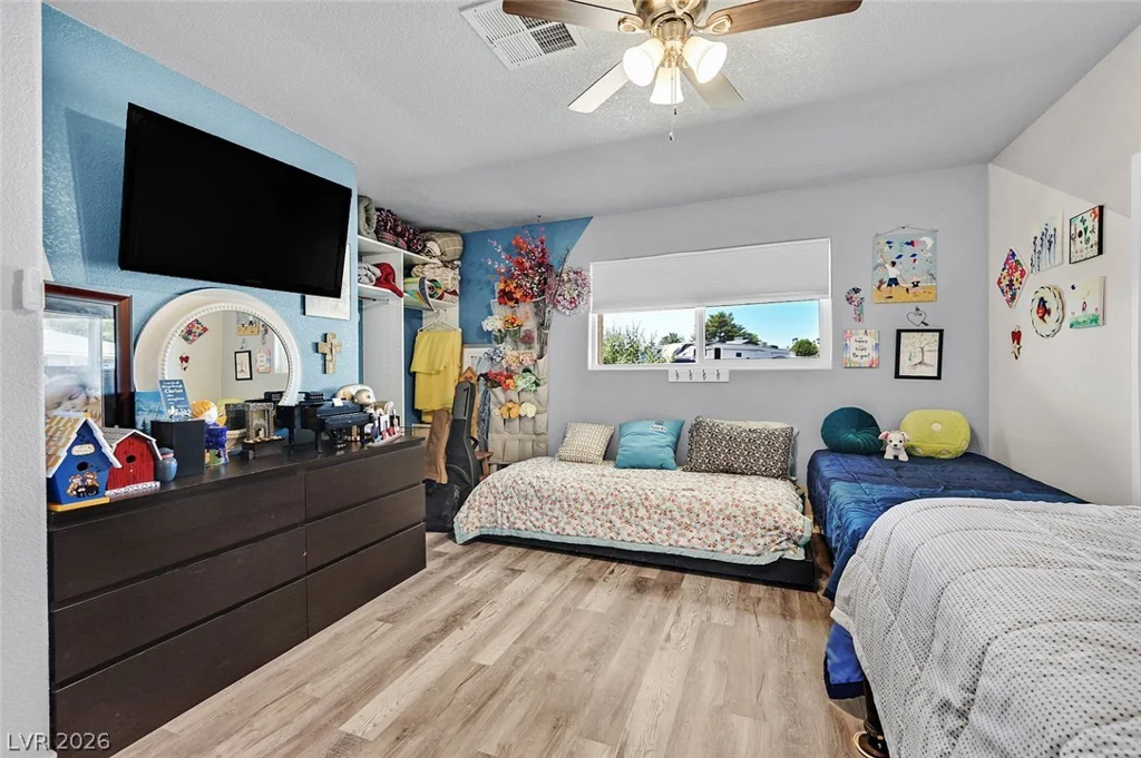 7520 Florine, Las Vegas, NV 89129