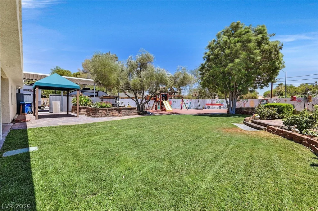 7520 Florine, Las Vegas, NV 89129