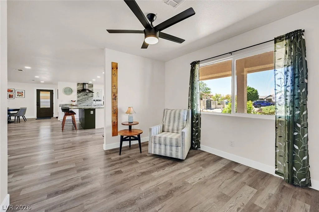 7520 Florine, Las Vegas, NV 89129