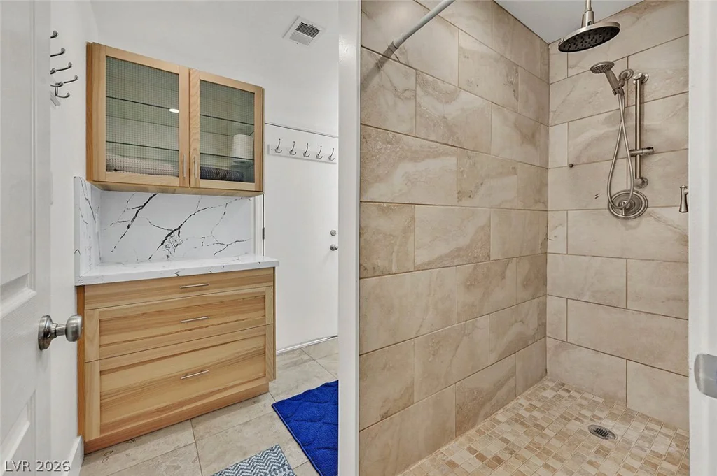 7520 Florine, Las Vegas, NV 89129