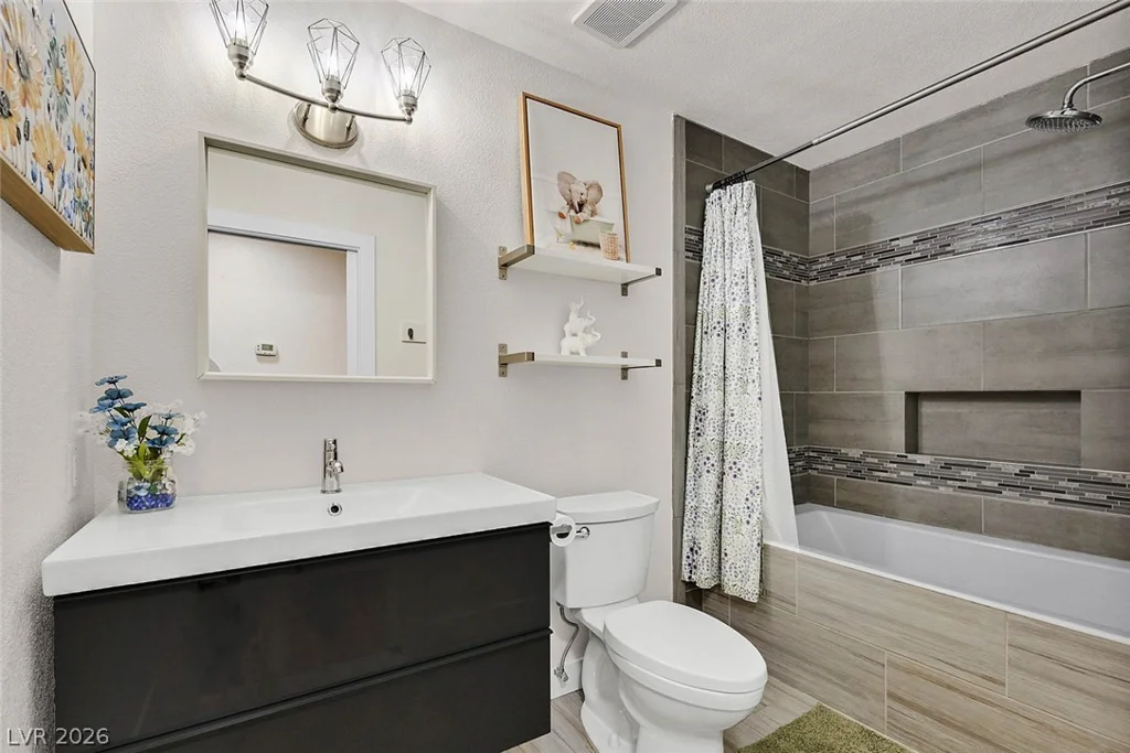 7520 Florine, Las Vegas, NV 89129