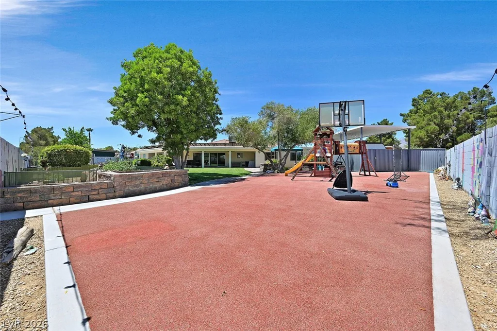 7520 Florine, Las Vegas, NV 89129