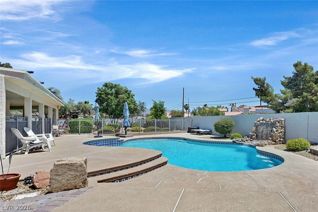7520 Florine, Las Vegas, NV 89129