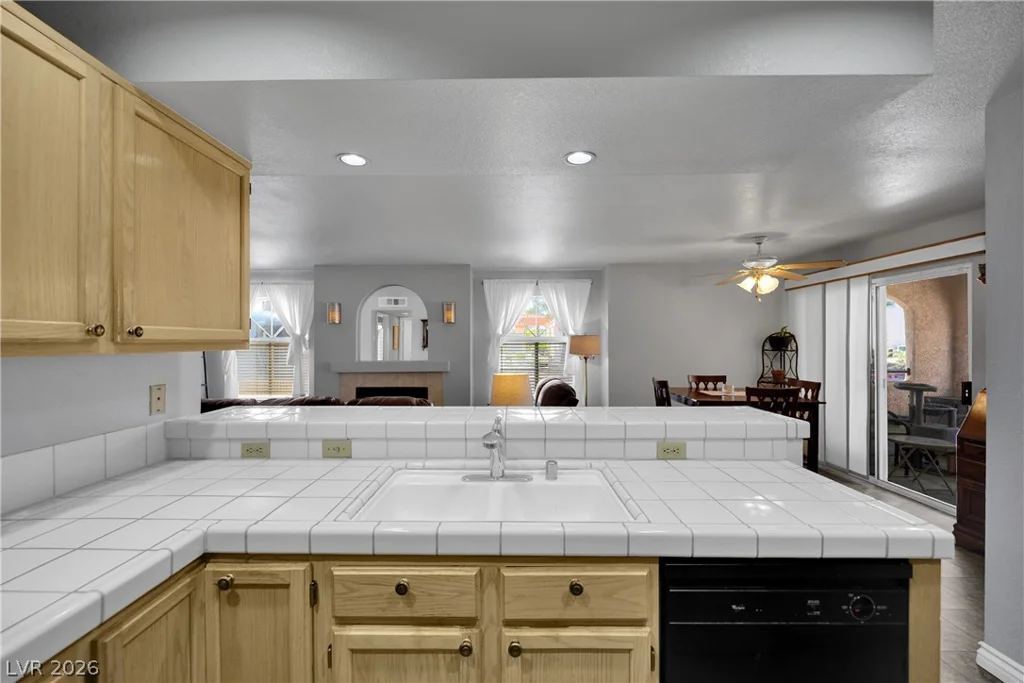 7570 Flamingo, Las Vegas, NV 89147