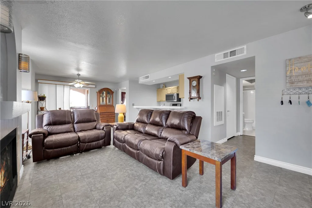 7570 Flamingo, Las Vegas, NV 89147