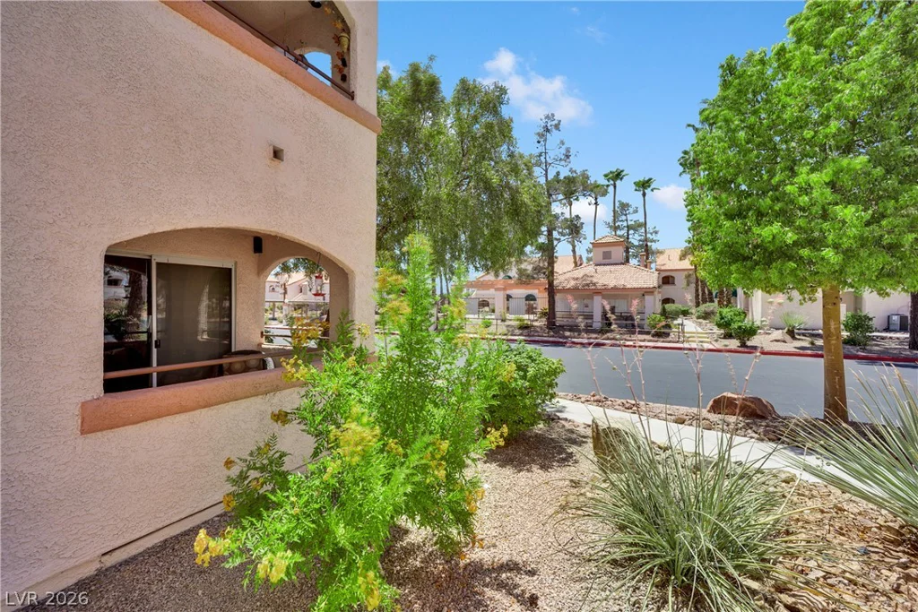 7570 Flamingo, Las Vegas, NV 89147