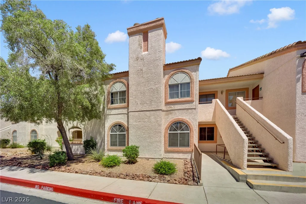 7570 Flamingo, Las Vegas, NV 89147