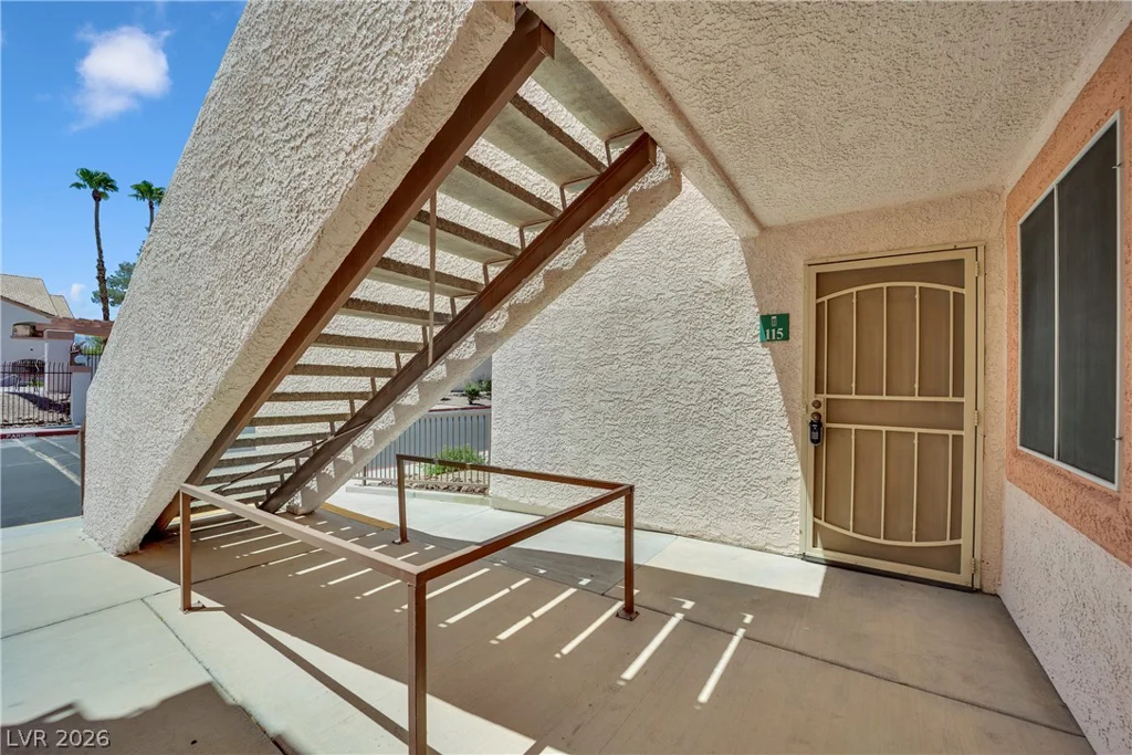 7570 Flamingo, Las Vegas, NV 89147
