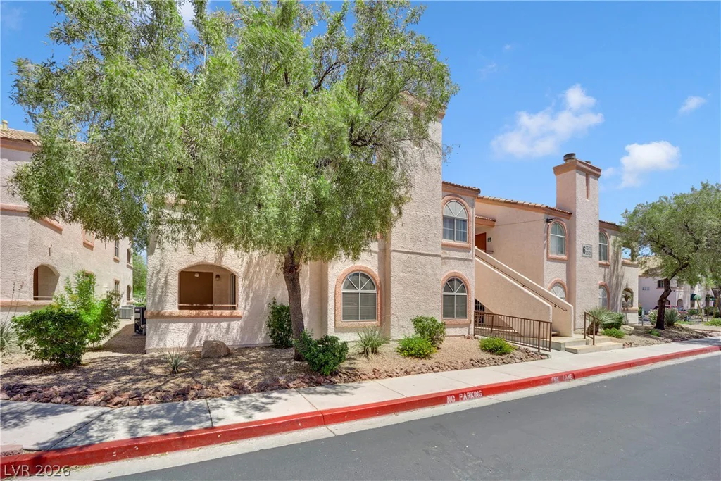 7570 Flamingo, Las Vegas, NV 89147